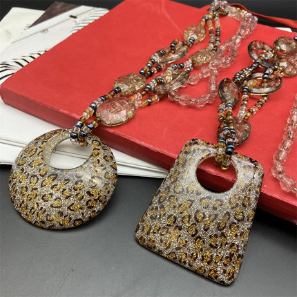 欧美夸张长项链春秋毛衣链树脂梯形棕色几何吊坠豹纹项饰necklace