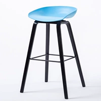 Черная поверхность синей