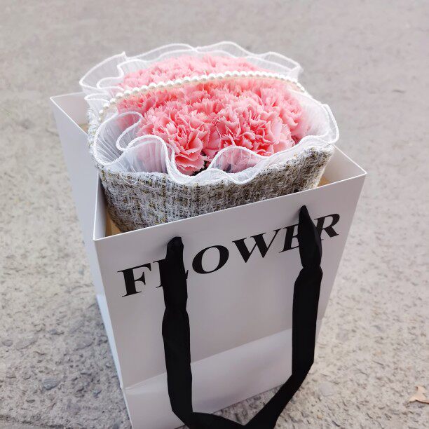 徐州鲜花实体店11朵粉色康乃馨小香风徐州鲜花速递配送