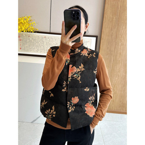 C4613时尚巴黎的老店 大美气韵啊 金丝提花 新中式羽绒马夹白鹅绒