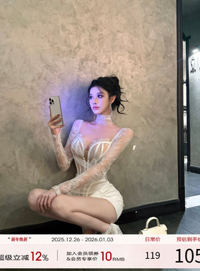 灰尘邓邓 御姐穿搭套装女2025冬季新款蕾丝抹胸上衣皮裙半身裙
