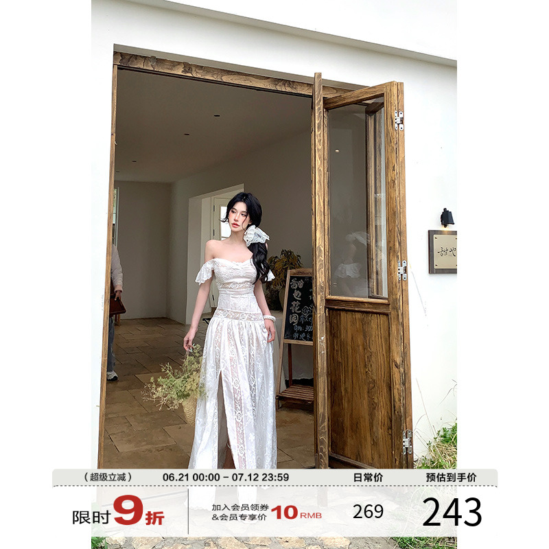灰尘邓邓 蕾丝吊带连衣裙女2025夏季新款白色度假长裙开叉裙子