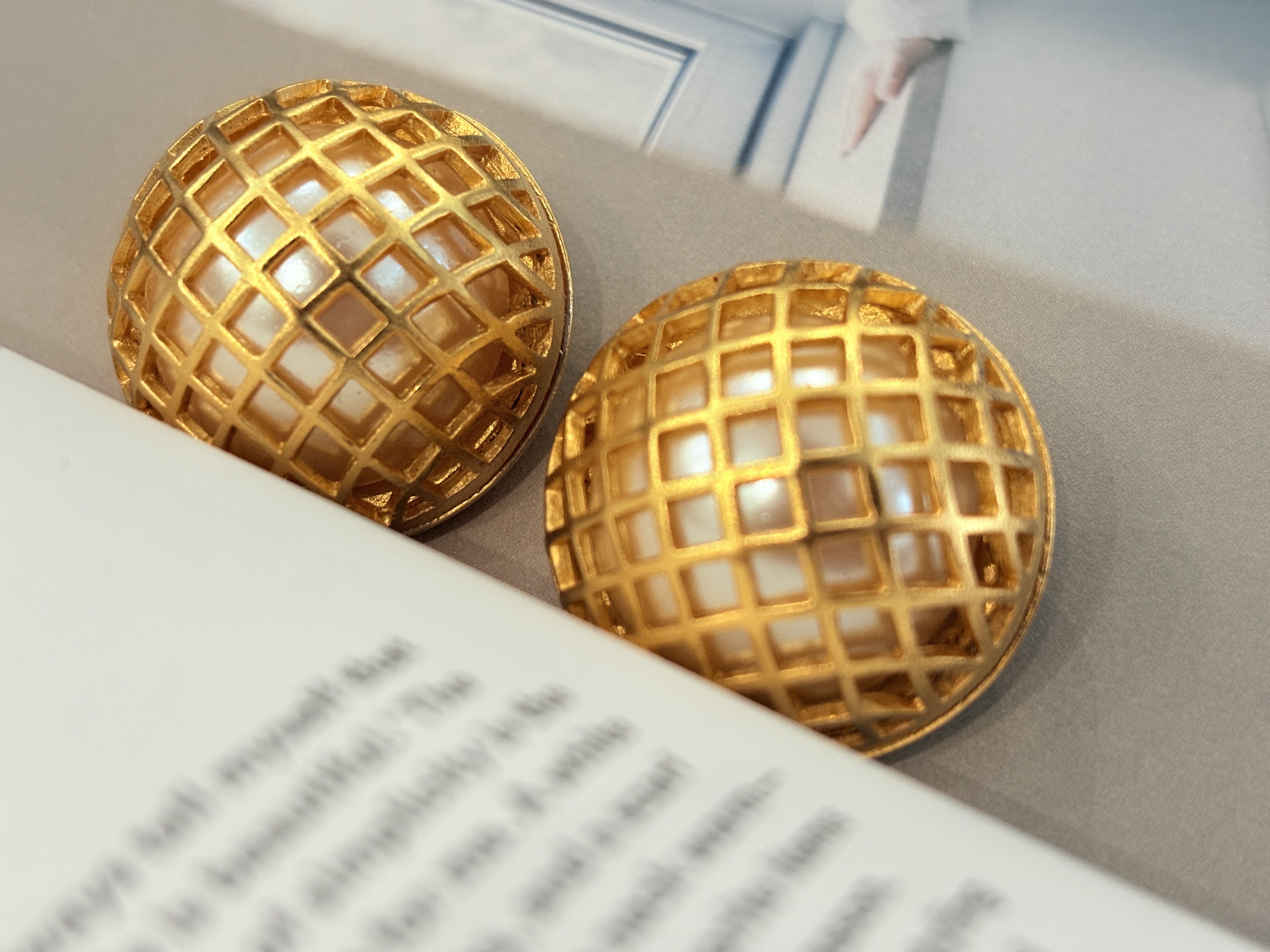 中古Les bernard金色网格珍珠圆形耳夹