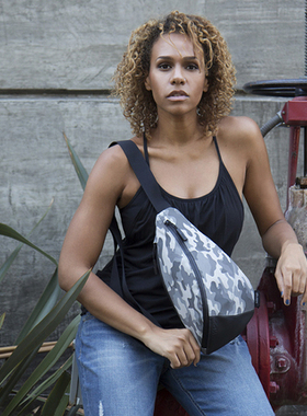 亏本出清KP Sling 户外运动多功能简约斜挎胸包防水帆布骑行包