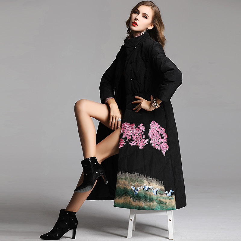 新中式羽绒服女款安娜滕国风刺绣年轻中长款修身中长款白鸭绒外套