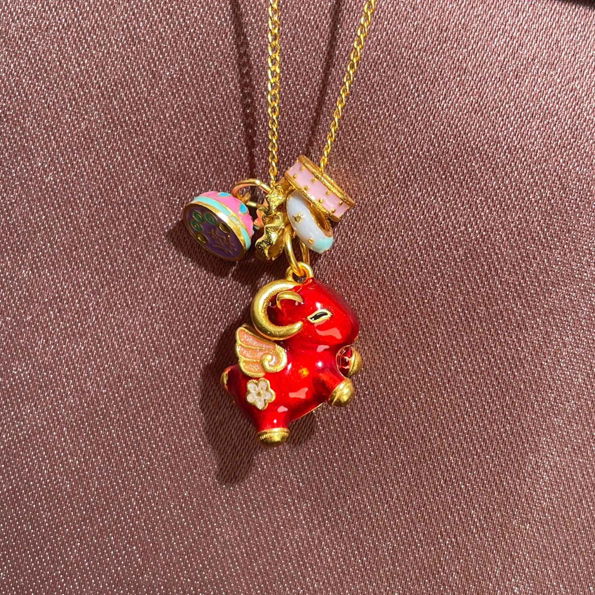 s925纯银镀黄金色珐琅彩色红色小飞羊吊坠项链女手饰生肖羊锁骨链