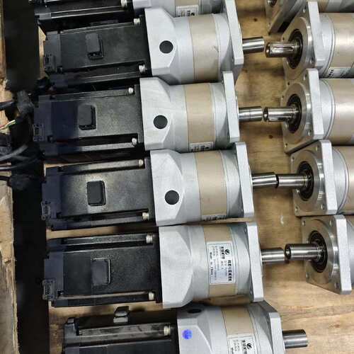 议价MS6S-80CS30BZ3-20P7信捷750W电机，成色可维修