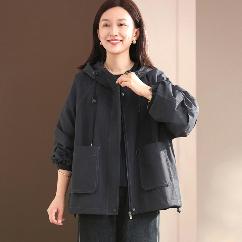 孔雀飞飞2025秋装新款韩版大码遮肉复古纯色连帽风衣外套女中长款