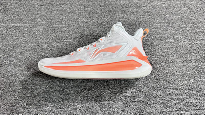 李宁减震耐磨中帮篮球实战鞋