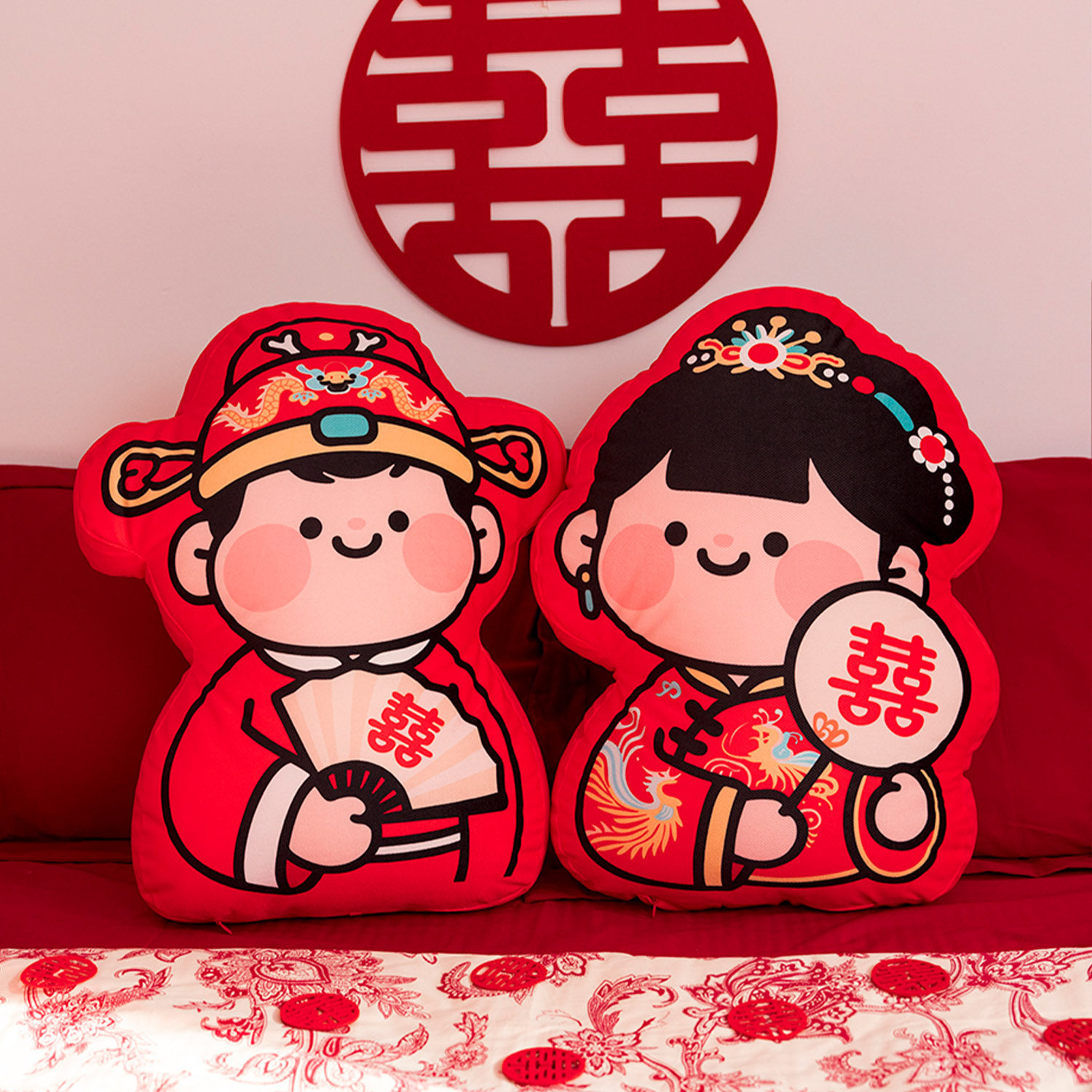 全糖喜品新款压床娃娃一对结婚金童玉女抱枕靠垫床上创意婚礼靠背