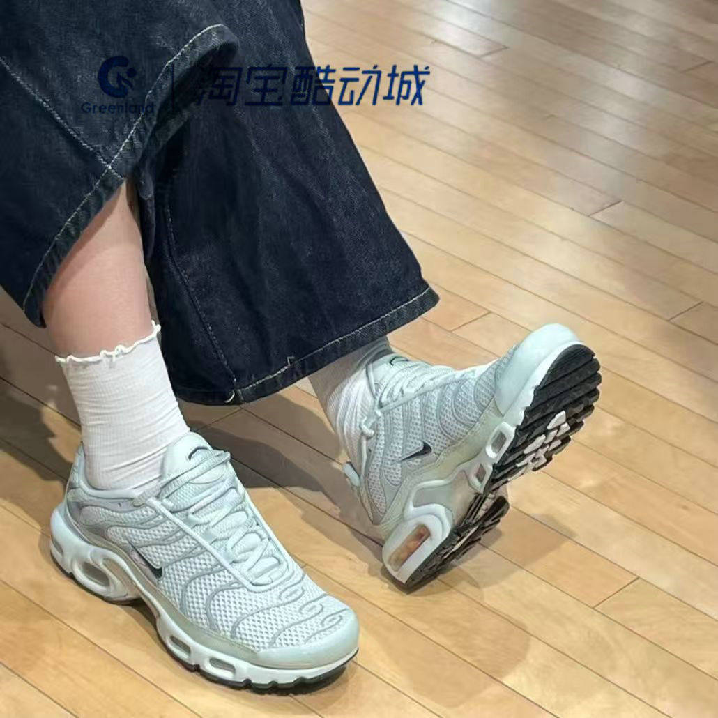 Nike/耐克女鞋潮流时尚休闲运动鞋透气舒适跑步鞋FV8480-002