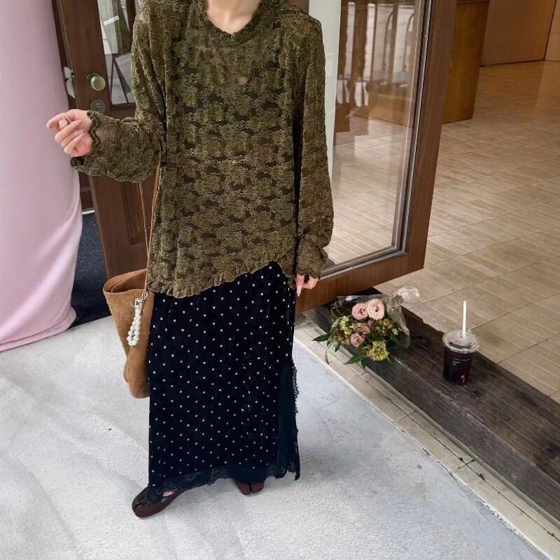 圆领长袖蕾丝衫女微透刺绣打底衫