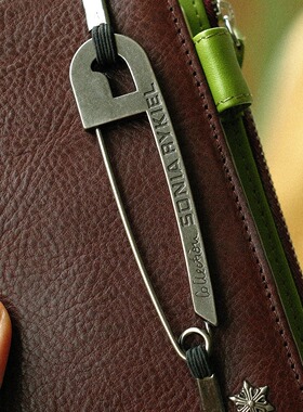 暗黑风朋克超大炫酷哥特别针书签手帐绑带手帐本子A5678装饰配件