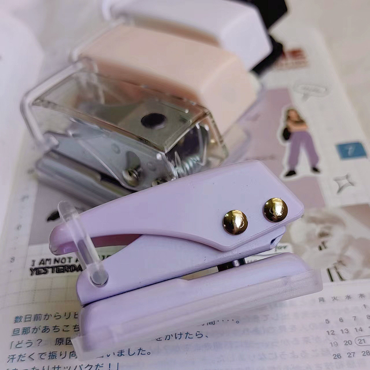 QY手帐迷你便携马卡龙色MINI单孔打孔器 打孔机小型活页本订书