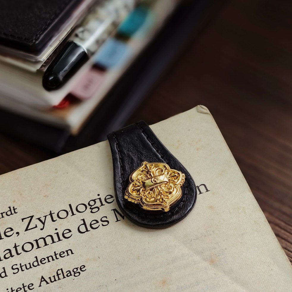 QY 磁吸扣福尔摩斯黑金魔法磁力扣手工手帐装饰吊牌INS欧美风活