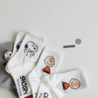 Nhập khẩu Hàn Quốc Snoopy trong vớ cotton ống Dễ thương hoạt hình cô gái vớ trái tim phụ nữ - Vớ hàng tuần bít tất