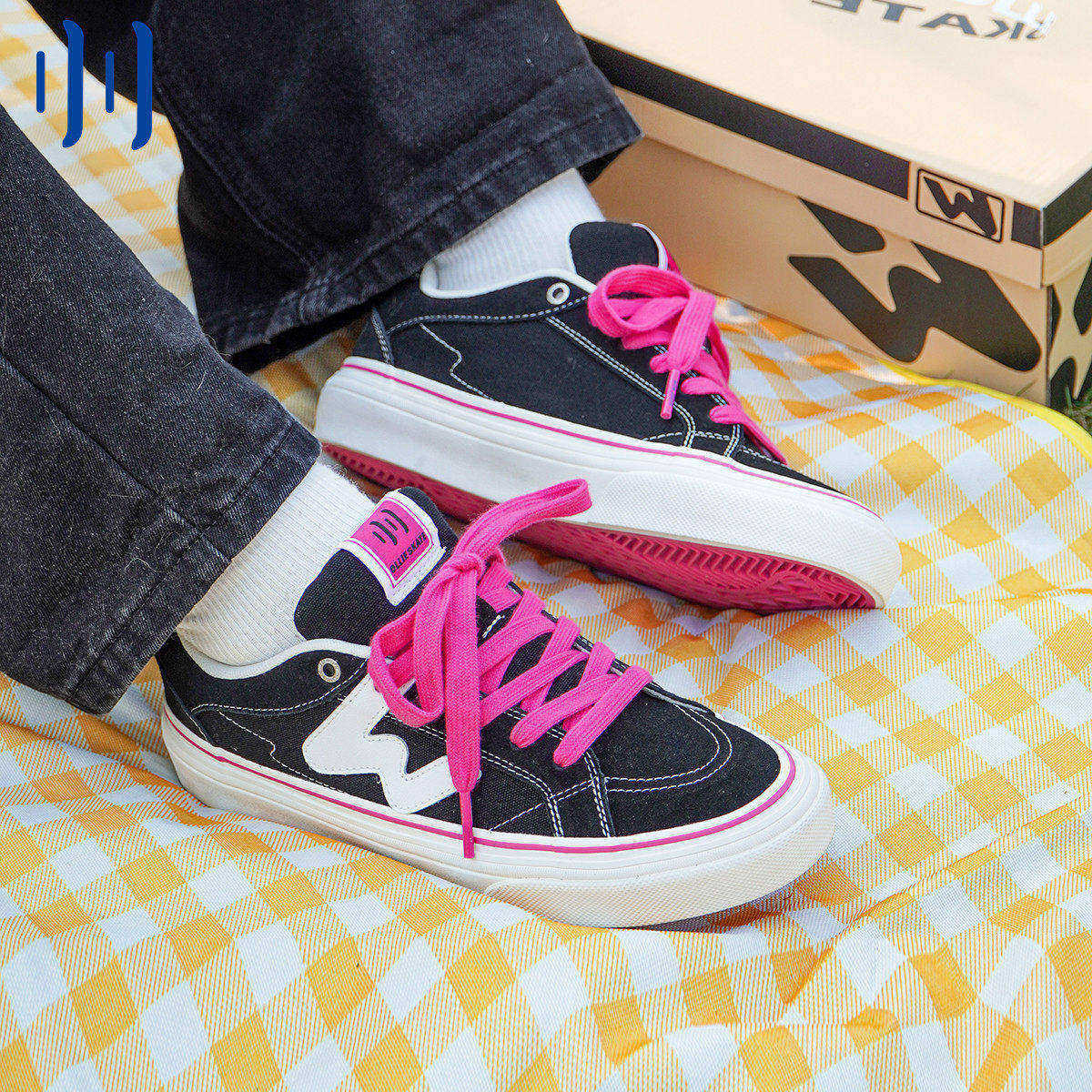 顽刻ollieskate黑粉拼色春季校园W系列翻毛皮拼接男女国潮滑板鞋,流行男鞋,休闲板鞋,淘宝优惠券,粉丝福利购,淘宝优惠卷