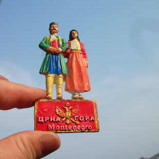 Montenegro黑山共和国当地购买 身着传统服装的男女 多款