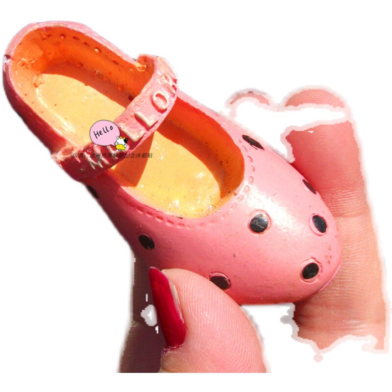 BUY FRIDGE MAGNETS LOCALLY IN SPAIN BEAUTIFUL DANCING SHOES ARE AVAILABLE IN TWO COLORS