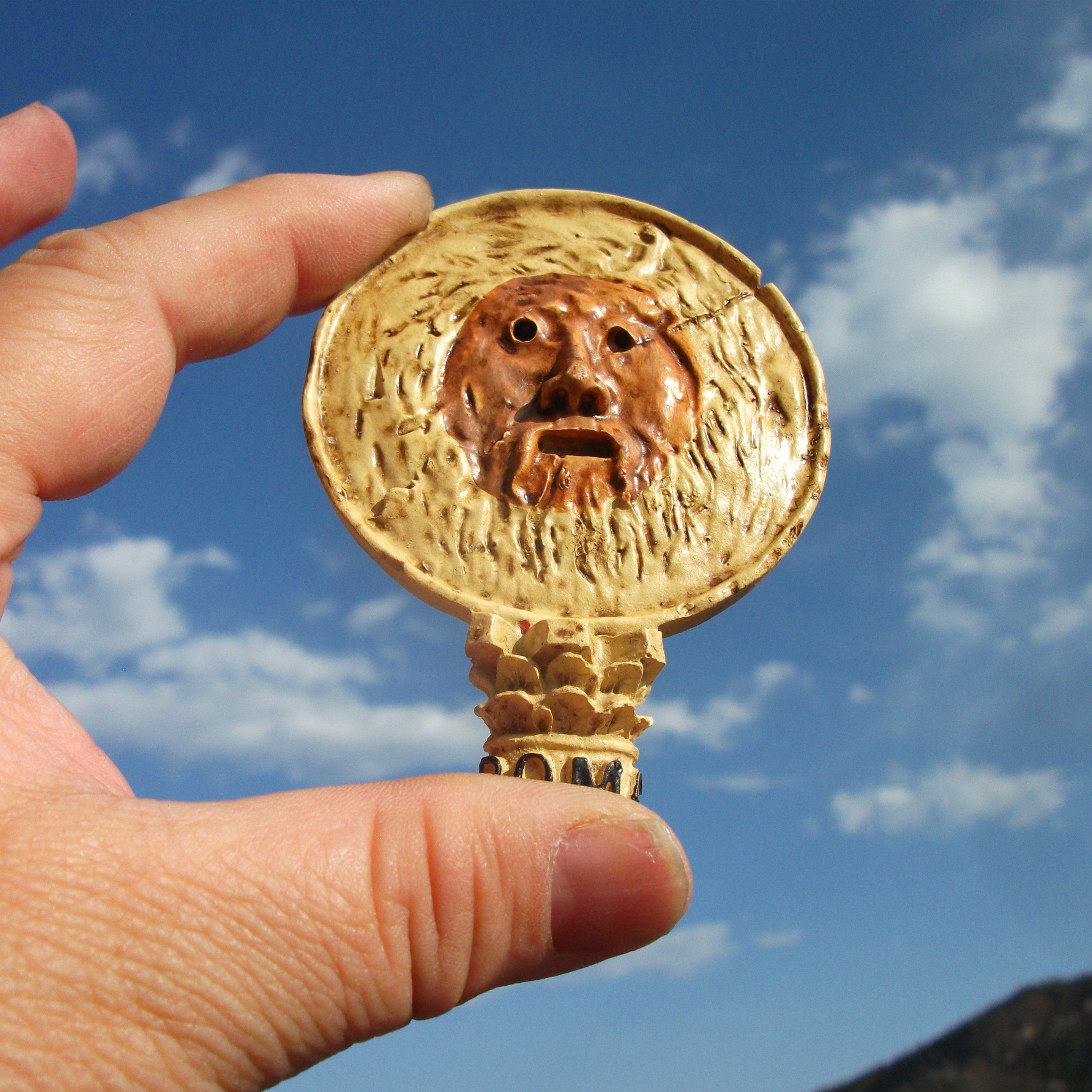 WORLD TRAVEL COMMEMORATIVE FRIDGE MAGNET ROME ITALY IS WIDELY KNOWN AS THE MOUTH OF TRUTH FOR ROMAN HOLIDAYS