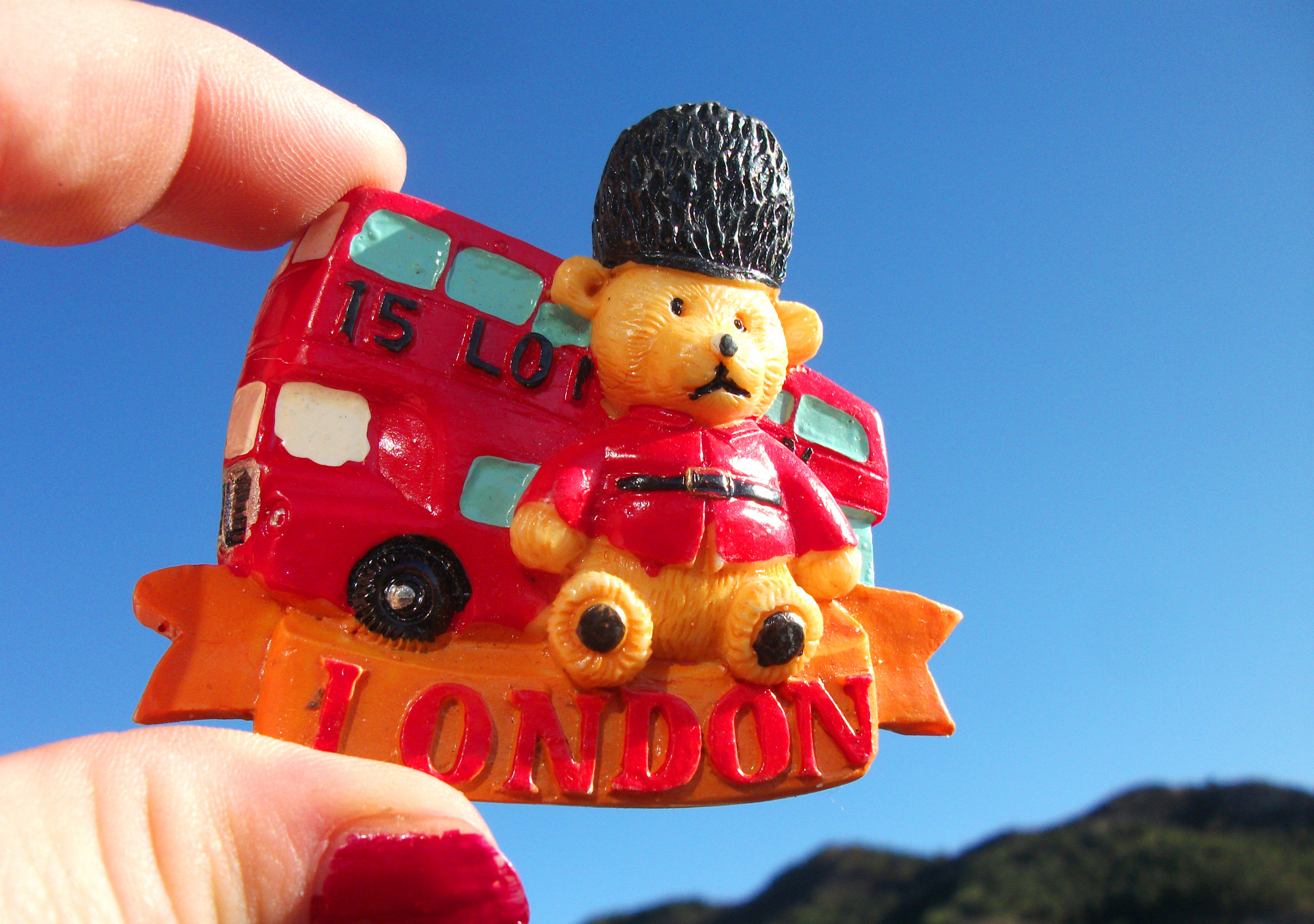 BUY FRIDGE MAGNETS IN LONDON UK LOCAL ROYAL GUARD BEARS DOUBLE-DECKER BUSES