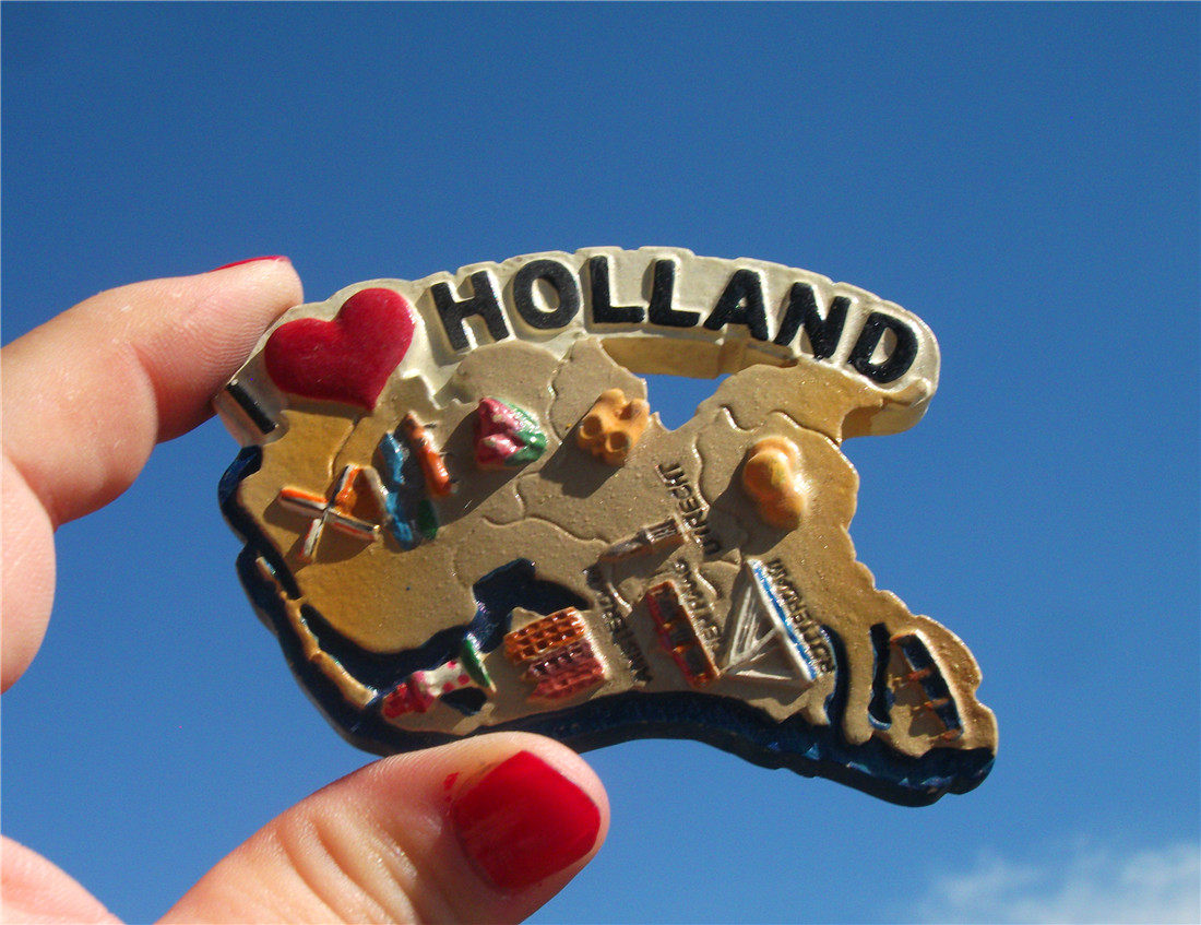 LOCAL FRIDGE MAGNET IN THE NETHERLANDS HOLLAND FOUR TREASURES WINDMILL WOODEN SHOES TULIP CHEESE LITTLE COUPLE
