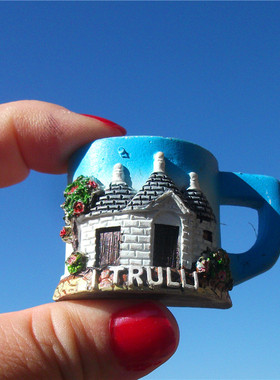 意大利当地购买冰箱贴 Alberobello地区的TRULLI 特鲁利建筑