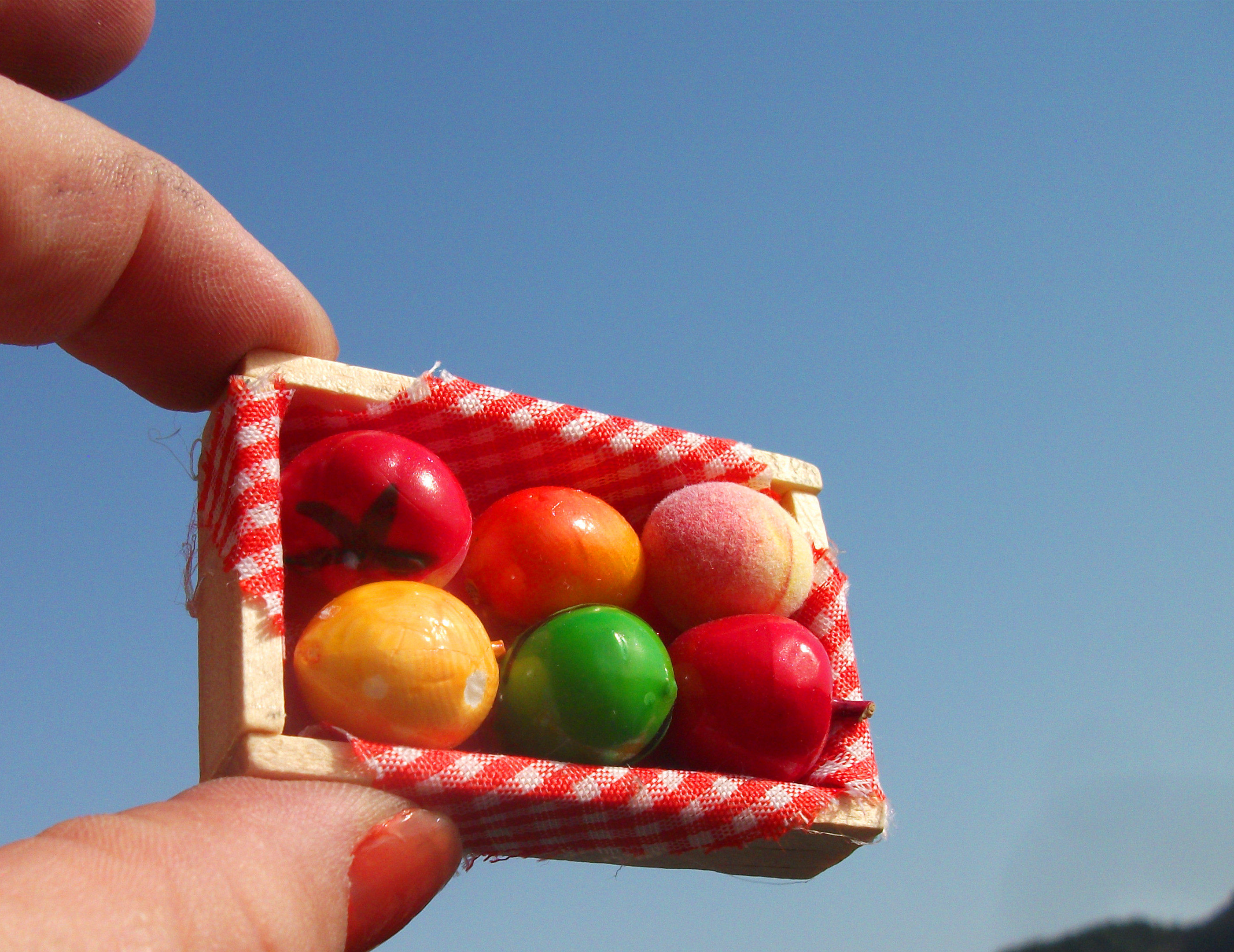 FRENCH LOCAL FRIDGE MAGNET FRANCE WINE IN WOODEN BOX CHEESE TABLECLOTH EMULATION