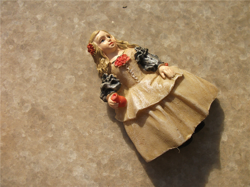 COMMEMORATIVE REFRIGERATOR MAGNETS FOR TRAVEL FROM ALL OVER THE WORLD SPANISH PAINTER VELAZQUEZ MASTERPIECE NUE PRINCESS