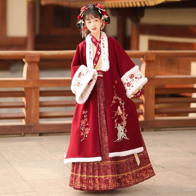宋制汉服女秋冬款九曲红梅宋制长褙子中国风百褶裙加厚披风日常款