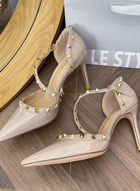 一字带铆钉凉鞋女2026夏季新款时尚性感欧美浅口细跟亮皮高跟鞋