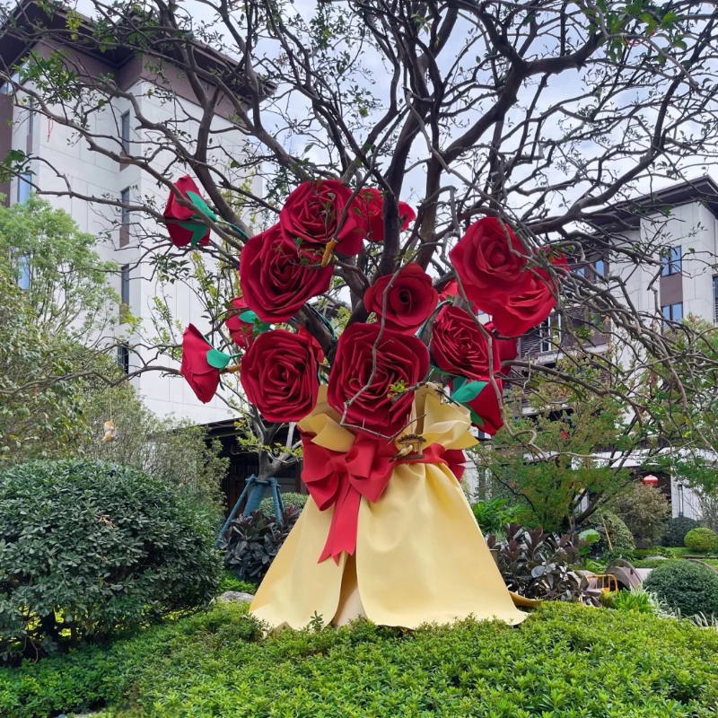 户外大型仿真花EVA防水玫瑰花束仿真花树上开花小区门口圣诞美陈