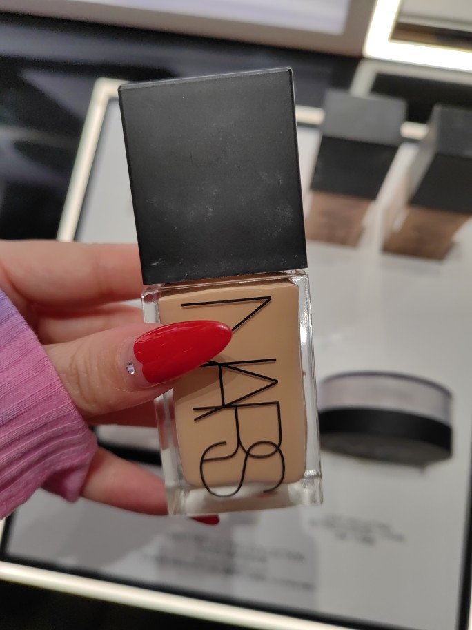 NARS超方瓶养肤流光美肌持妆粉底液