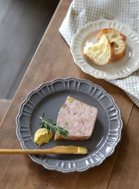 日本进口Studio M'花型陶瓷沙拉意粉餐盘甜品茶点早餐碟菜盘正品