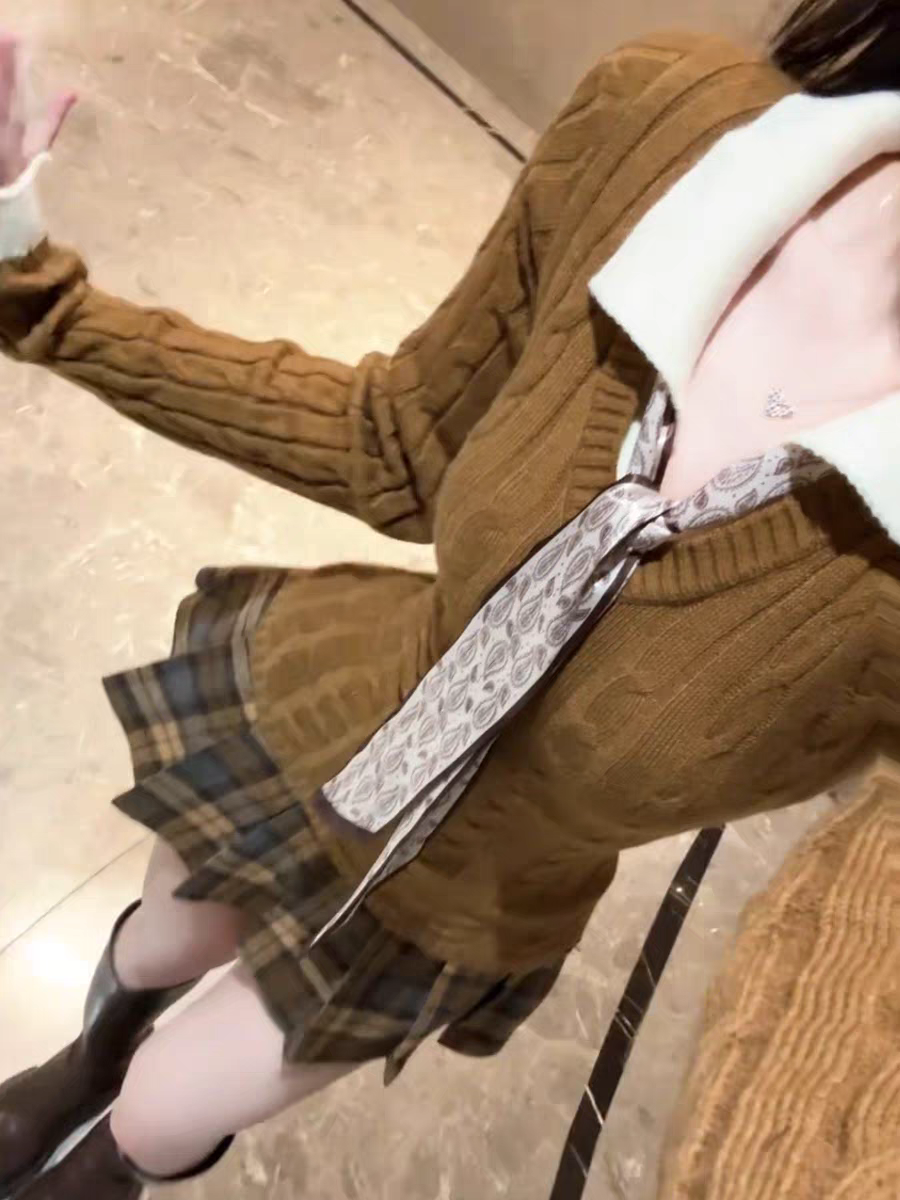 韩系女秋冬高级感麻花针织假两件毛衣叠穿格裙学院风百搭修身穿搭