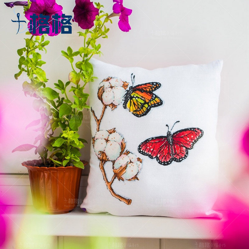 十格格法国DMC十字绣套件 家居用品 客厅 三边拉链 棉花蝴蝶 抱枕