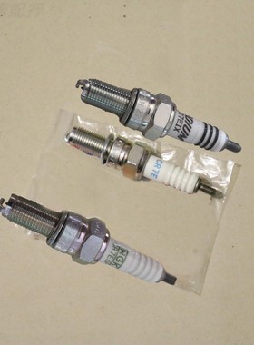 适用轻骑铃木极客飒GIXXER155趴赛GSX150FN铱金电火咀铂金火花塞