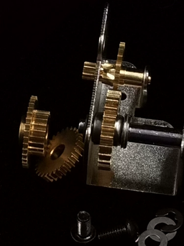 丽音 Беззвучная латунная музыкальная шкатулка с шестернями с аксессуарами