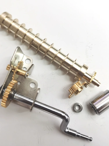 丽音 Беззвучная латунная музыкальная шкатулка с шестернями с аксессуарами