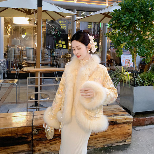 果果家 现货秒发/新中式狐狸毛领羽绒服女冬2026重工国风刺绣外套