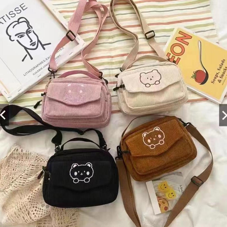 美式灯芯绒女式斜挎包 学院风女孩手提包 翻盖拉链复古邮差单肩包