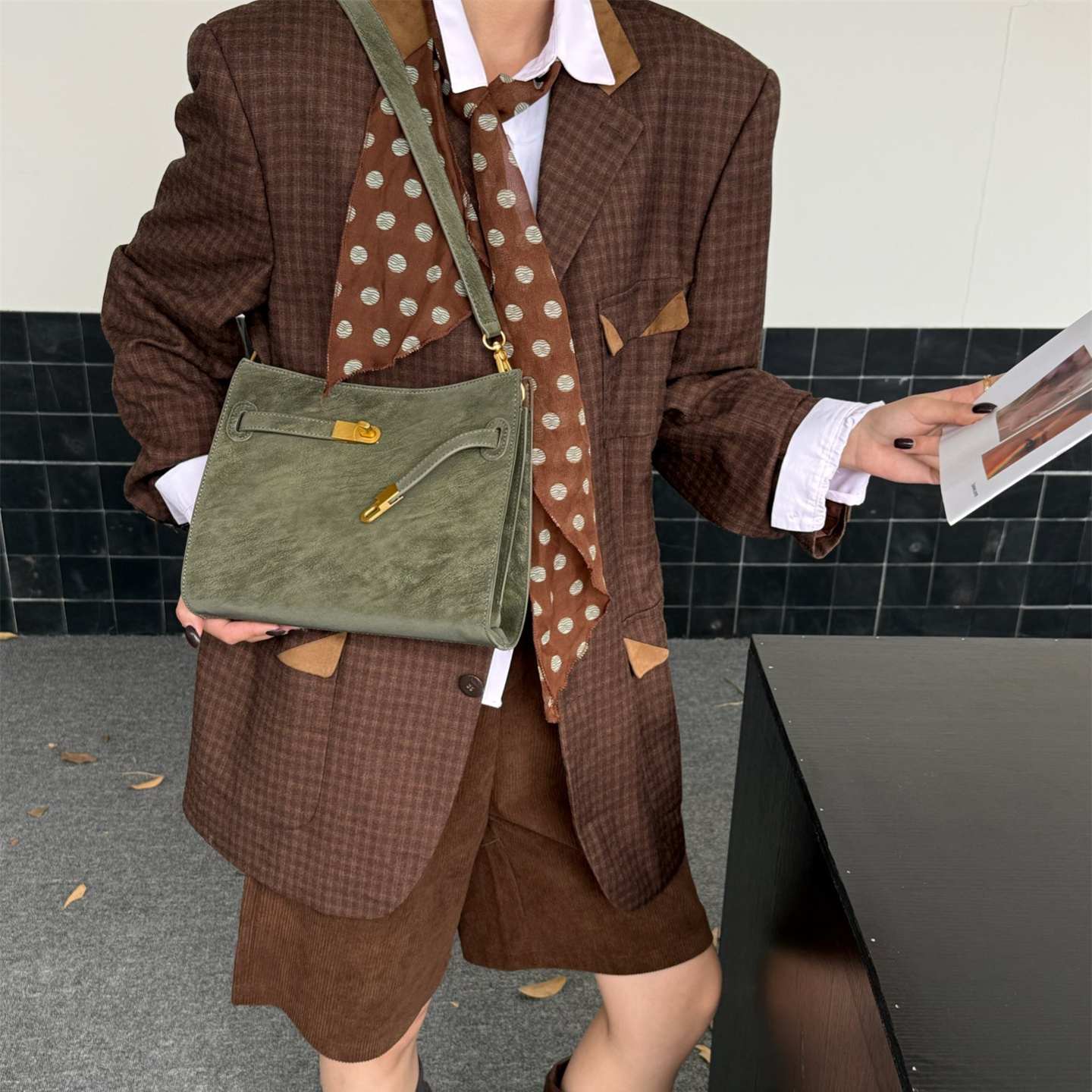 小众质感百搭金属扣凯莉腋下包