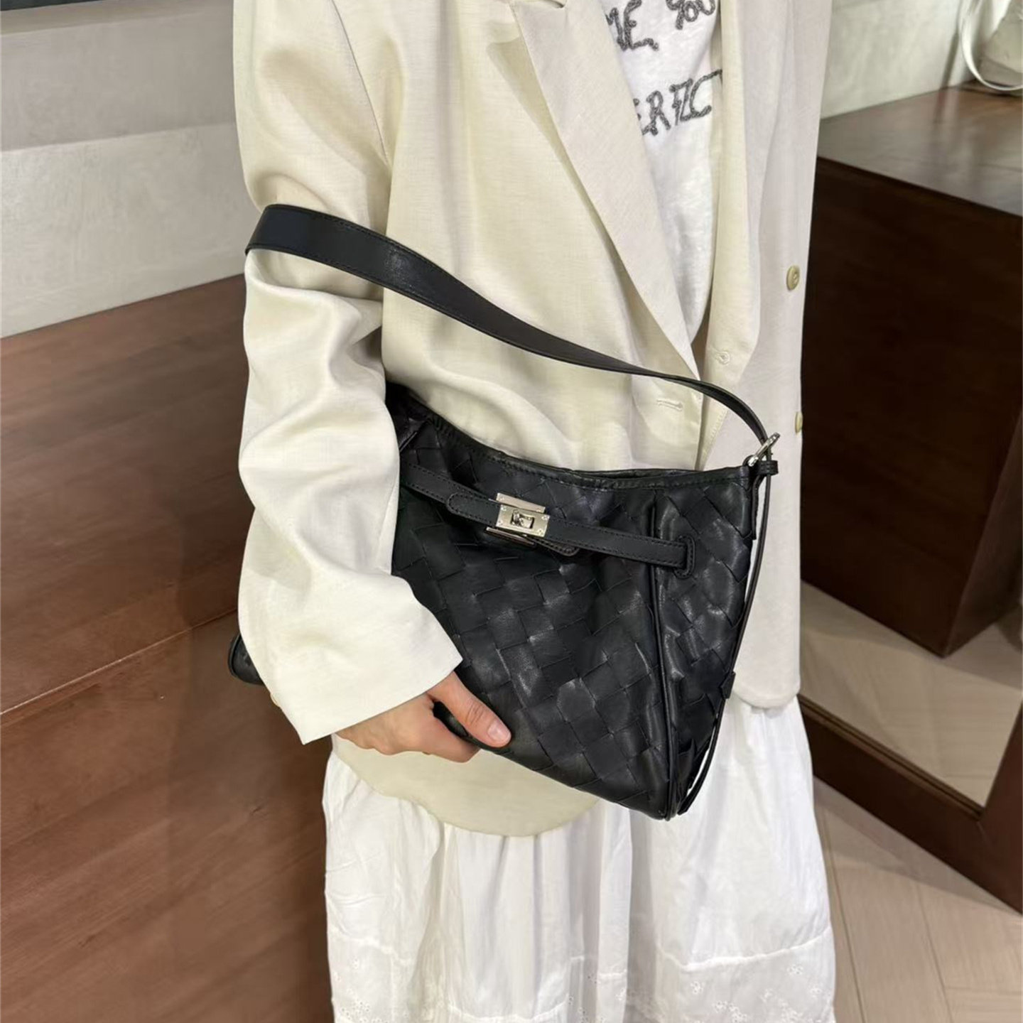 2026新款真皮手工编织腋下包女黑色凯莉包高级感单肩斜挎包大容量