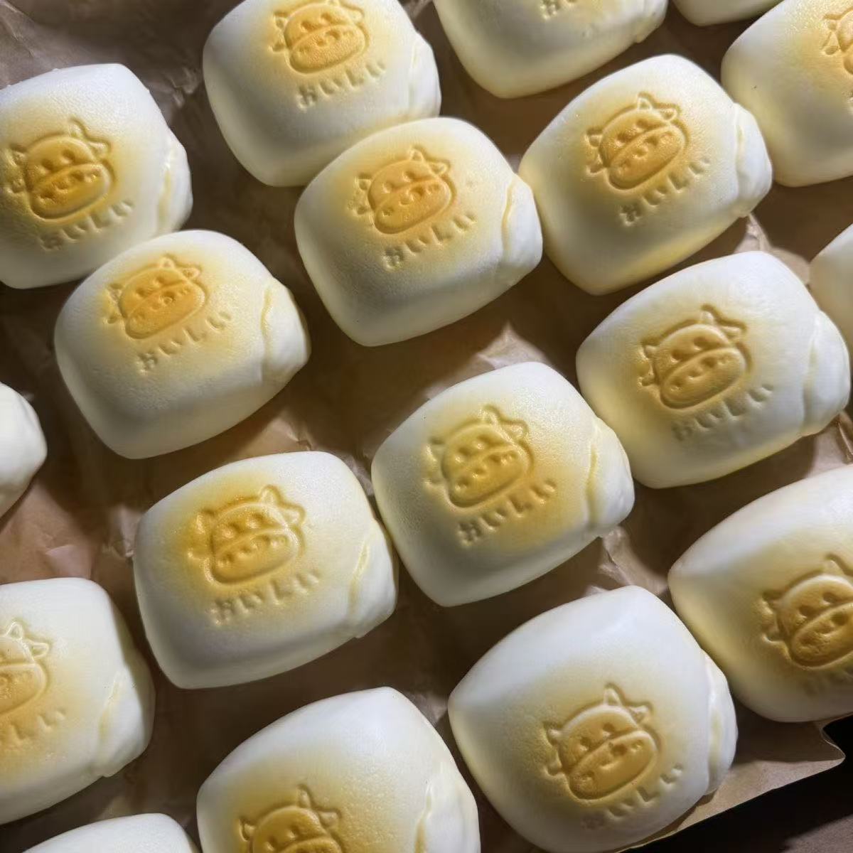手感湿软仿真pu牛乳夹心面包慢回弹捏捏乐解减压模型道具一件