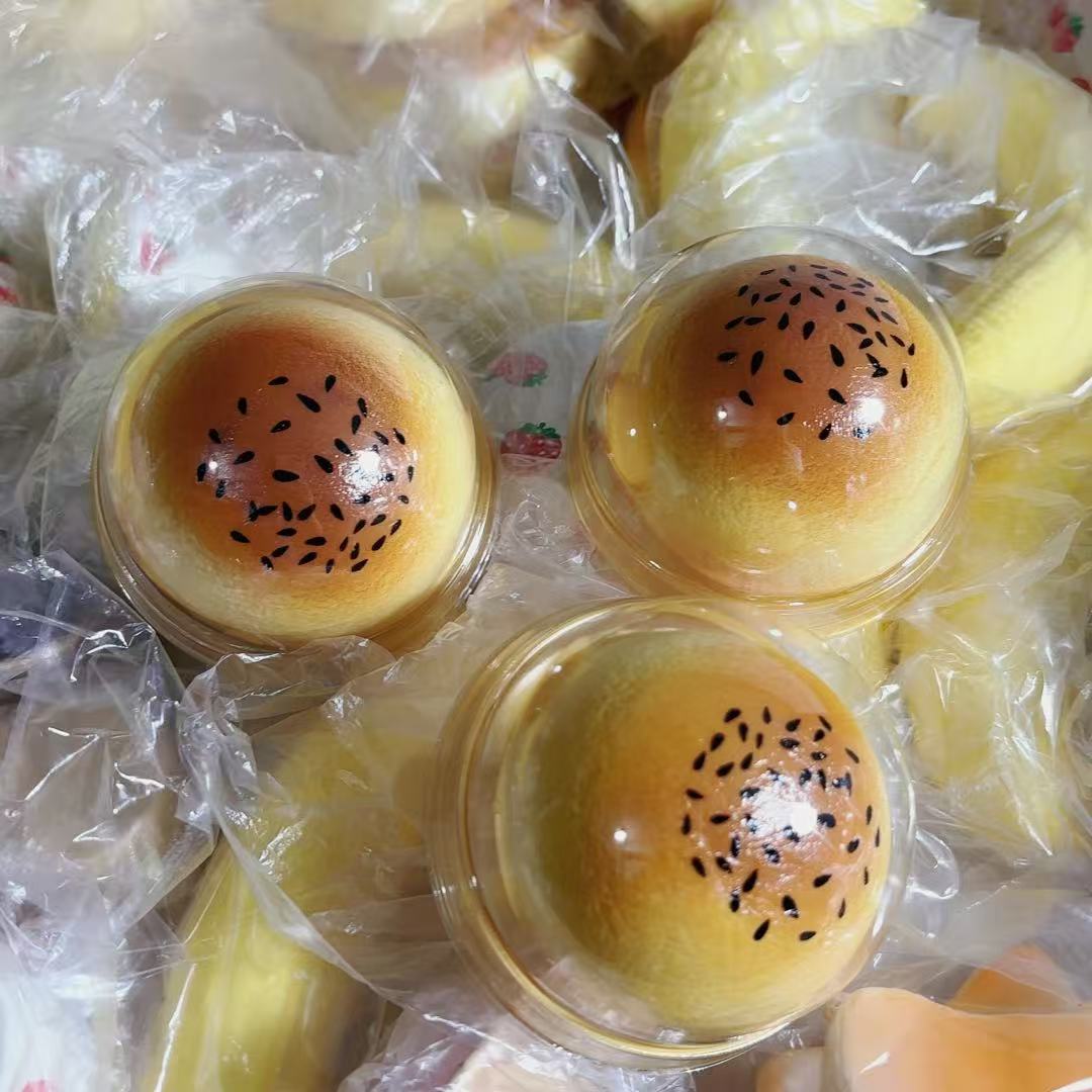 手感湿软仿真pu包装盒蛋黄酥慢回弹捏捏乐解减压道具礼物一件