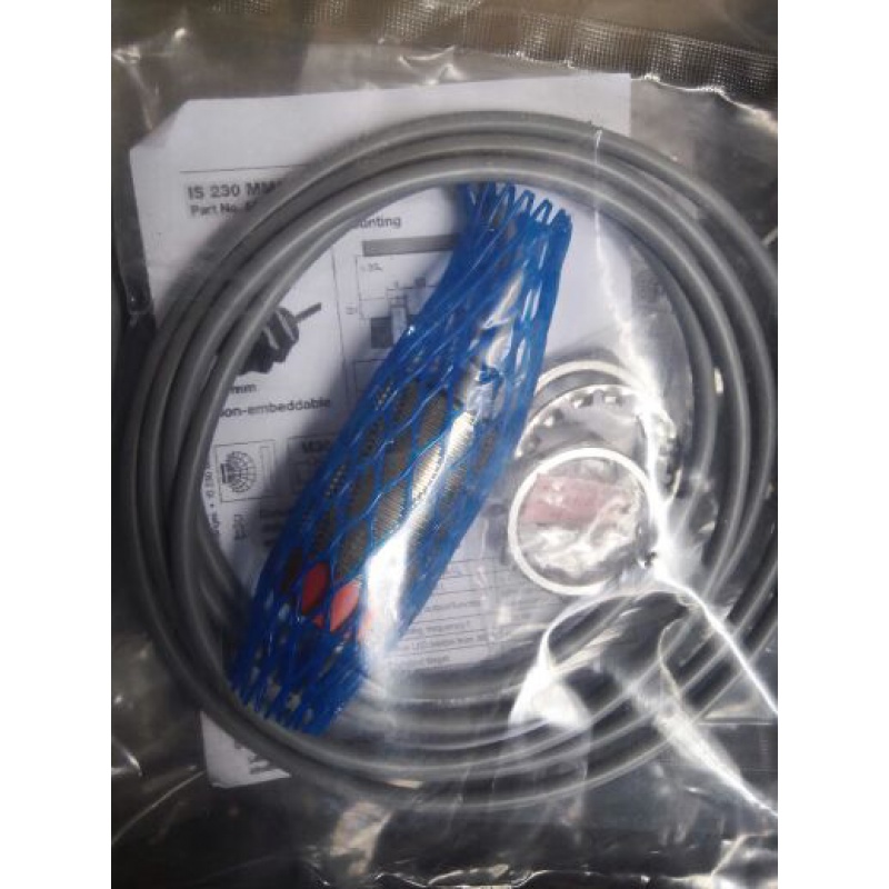 原装LEUZE劳易测接近开关IS 230MM/2NO-15N电感式接近开关