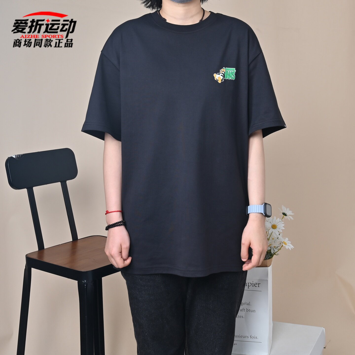 VANS范斯夏季新款男子卡通短袖T恤衫企鹅印花休闲上衣VN000TKCBLK