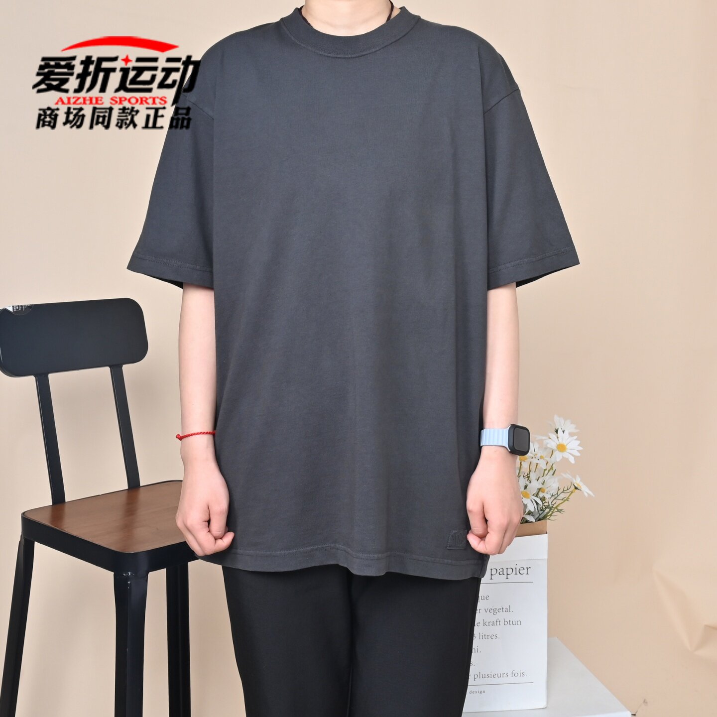 VANS范斯男子黑色短袖百搭T恤图片