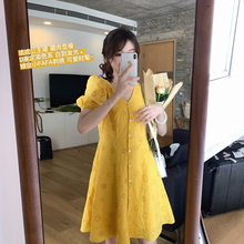花栗鼠小姐 绣花连衣裙女夏2020新款收腰显瘦宽松V领泡泡袖裙子