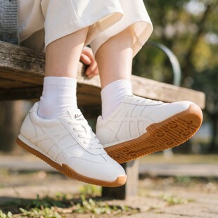 回力小白鞋 低帮系带潮女鞋平底舒适防滑牛筋底学生ins皮面板鞋
